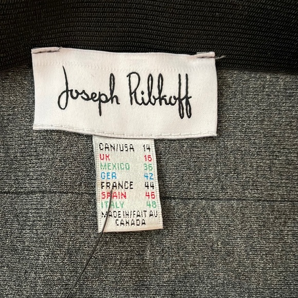 Joseph Ribkoff grey skirt. - Picture 2 of 4